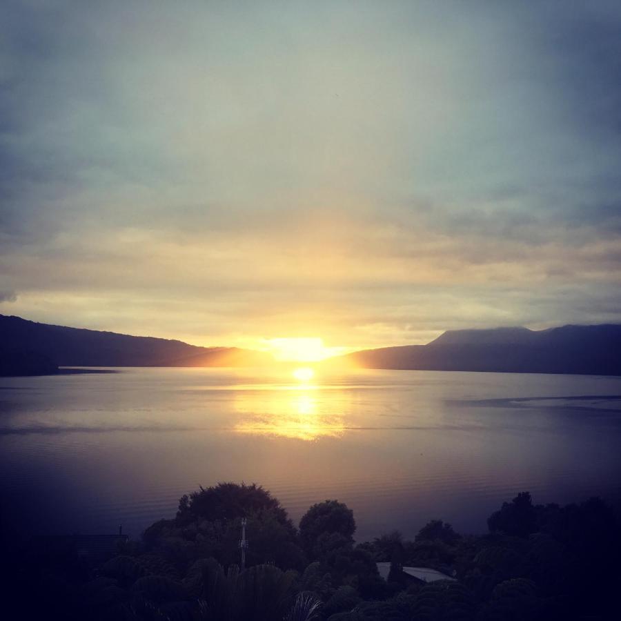 Te Whare -Lake Tarawera Tree-Top Nest Exterior photo